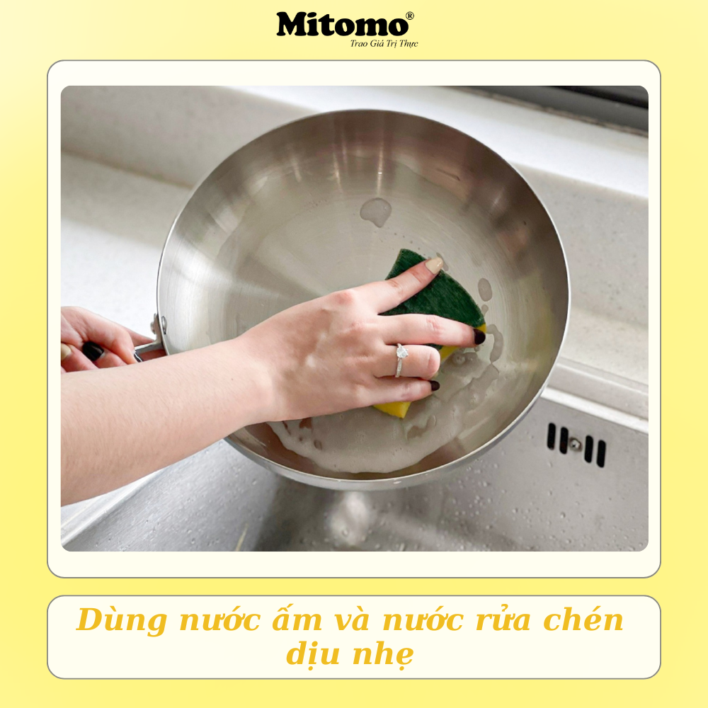 ve-sinh-chao-inox-dung-cach-mitomo